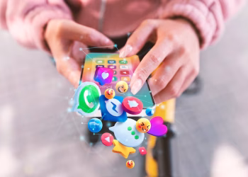 وسائل التواصل الاجتماعي